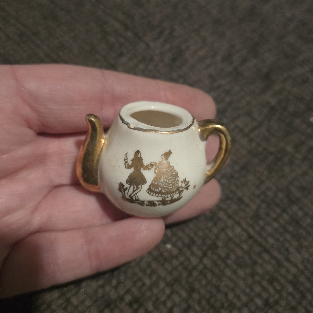 Vintage Victorian Dollhouse Teapot